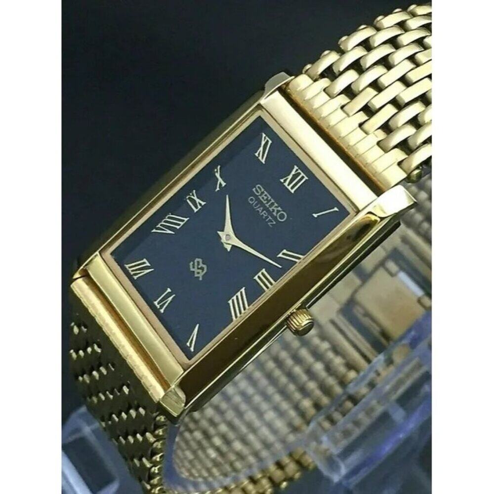 Vintage Style Seiko Quartz Mens Gold Watch & Black accents W/ Metal Strap - Picture 2 of 6